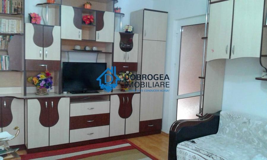 Apartament cu 2 camere semidecomandat în Păcii