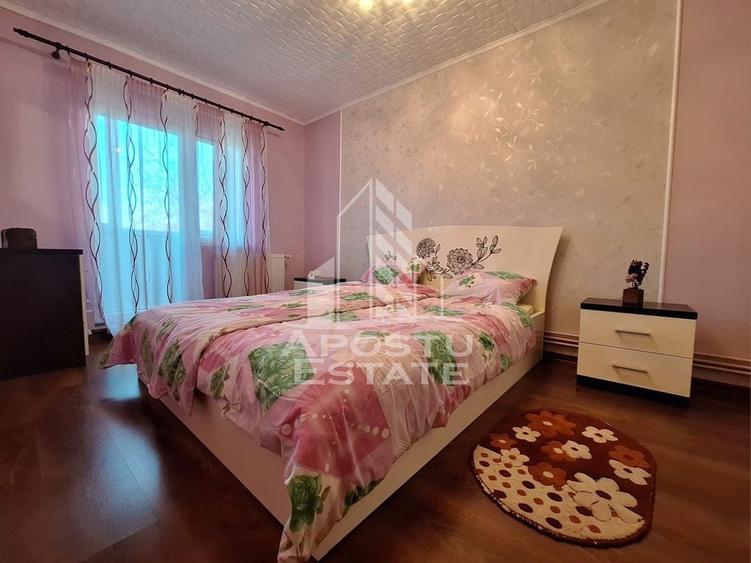 Apartament cu 3 camere decomandat în Boul Roșu
