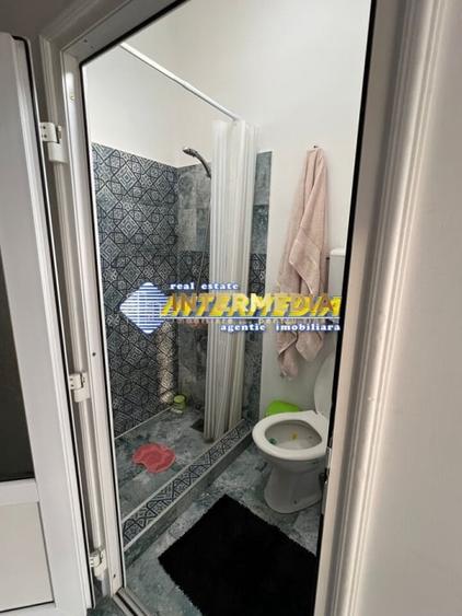 Casă individuală cu 4 camere cu Canalizare în Central