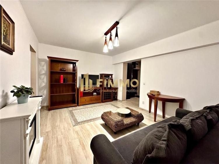 Apartament cu 3 camere semidecomandat, mobilat în Ultracentral