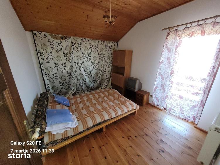Casă cu 4 camere cu Teren 1200 Mp în Sadu