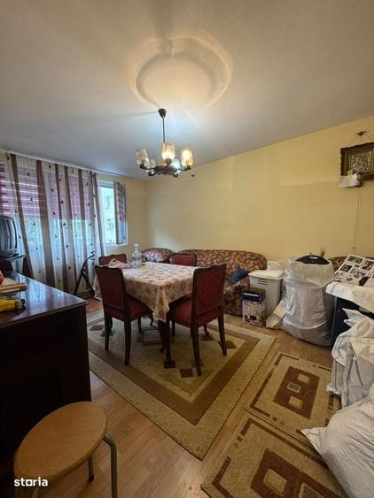 Apartament cu 3 camere decomandat în Rahova