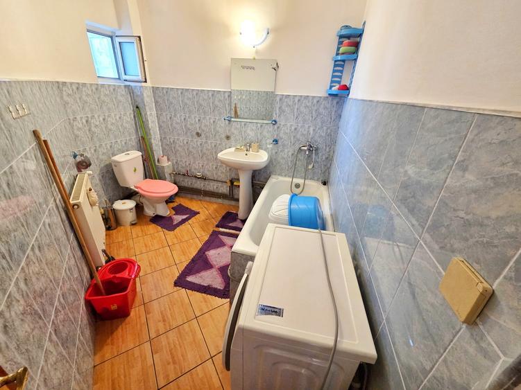 Apartament cu 2 camere decomandat, mobilat în Alexandru cel Bun