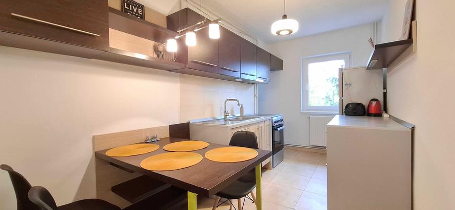 Apartament cu 2 camere decomandat în Răcădău