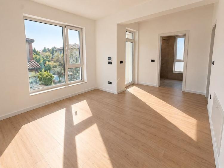 Duplex cu 4 camere cu Canalizare în Moșnița Nouă