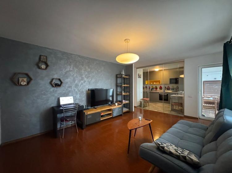 Apartament cu 3 camere decomandat în Jiului