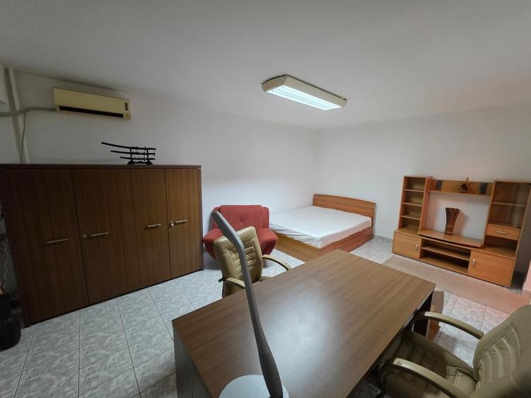 Garsonieră decomandată în Basarab