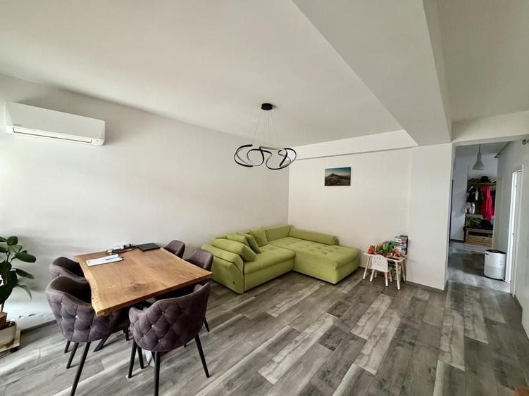 Apartament cu 4 camere decomandat, mobilat în Giroc