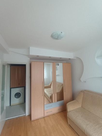 Apartament cu 2 camere semidecomandat în Boș
