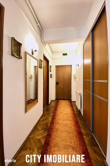 Apartament cu 3 camere decomandat în Central