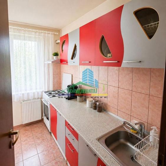 Apartament cu 3 camere decomandat în Sud