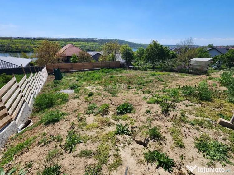 Casă cu 3 camere cu Teren 818 Mp în Valea Adâncă