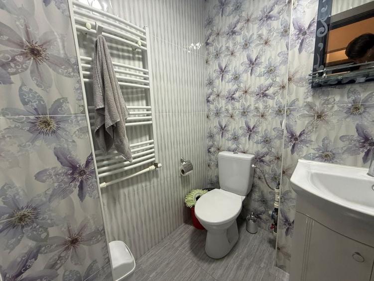 Apartament cu 3 camere decomandat în Anda