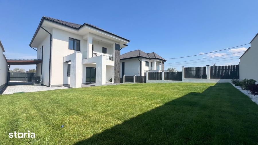 Casă cu 5 camere cu Teren 380 Mp în Roșia