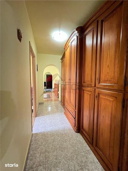 Apartament cu 4 camere în Tătărași
