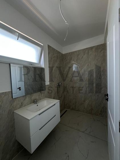 Duplex cu 4 camere cu Canalizare în Moșnița Nouă