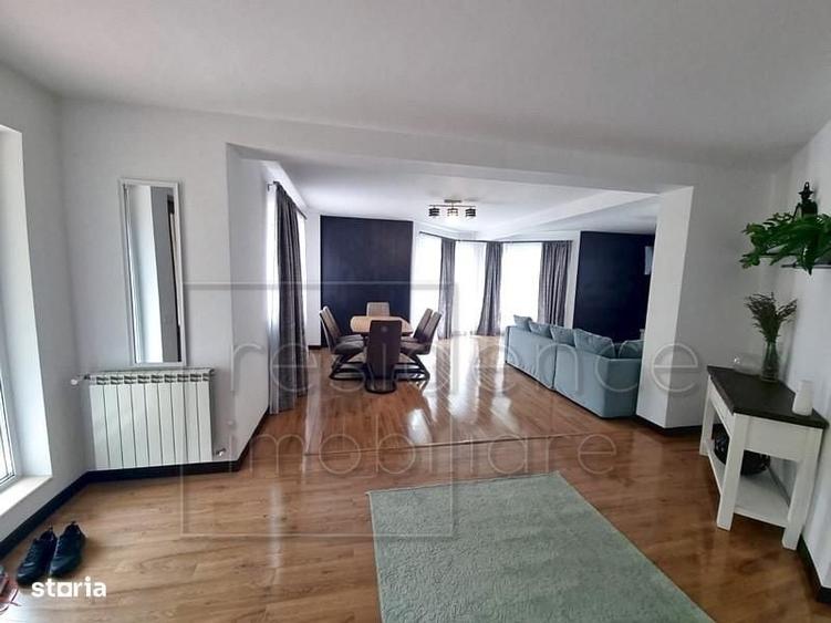 Casă cu 4 camere decomandat în Europa