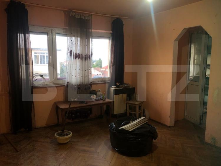 Apartament cu 2 camere nedecomandat în 14 Mai