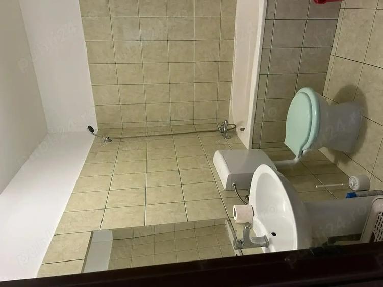 Apartament cu 2 camere semidecomandat în Girocului