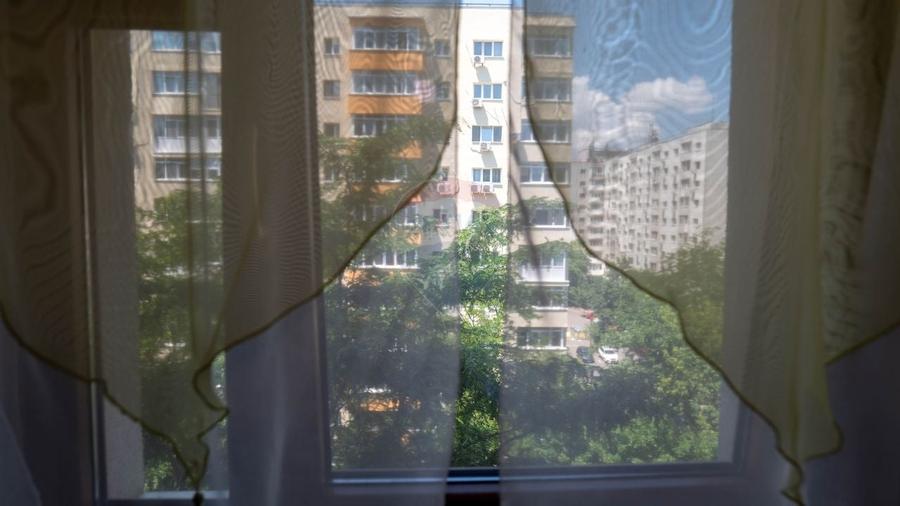 Apartament cu 2 camere decomandat, mobilat în Titan