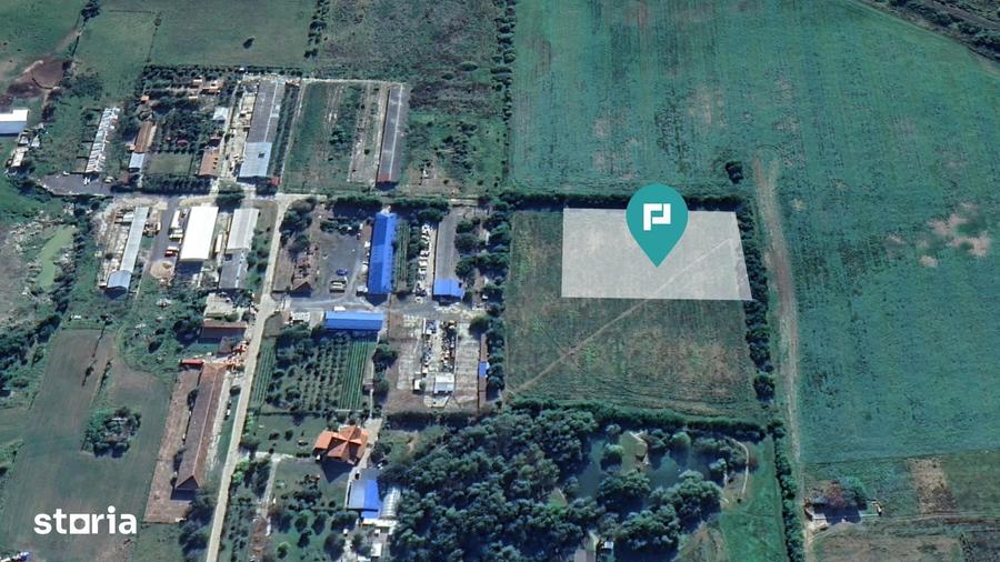 Teren de 9500 mp, în Recaș