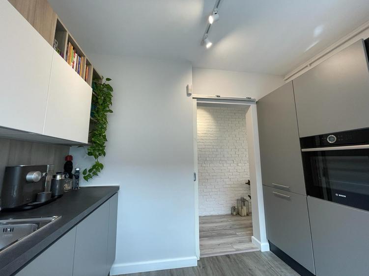Apartament cu 2 camere decomandat, mobilat în Tei