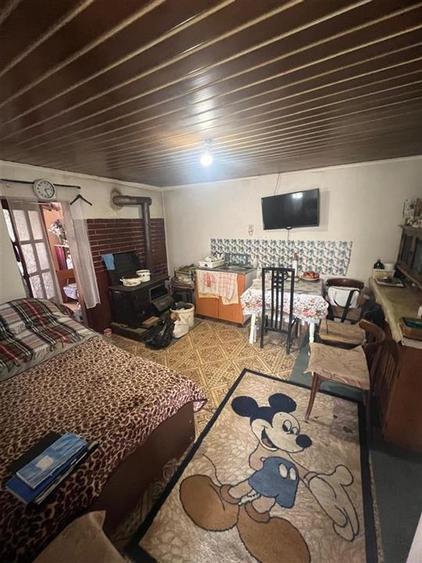 Casă individuală cu 4 camere cu Teren 9168 Mp în Șișterea