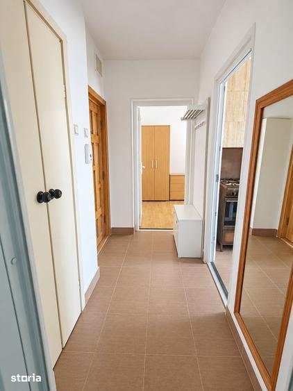 Apartament cu 3 camere semidecomandat în Cug