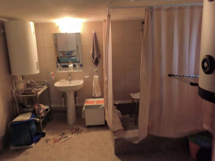 Casă cu 3 camere cu Teren 1800 Mp în Leiculești