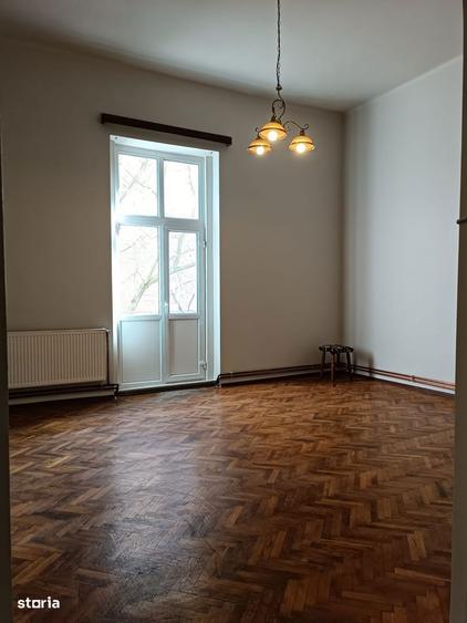 Spațiu comercial, de 62 mp, în P-ța Unirii