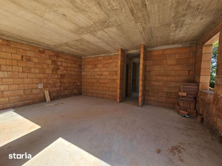 Casă cu 5 camere decomandat cu Teren 800 Mp în Feleacu