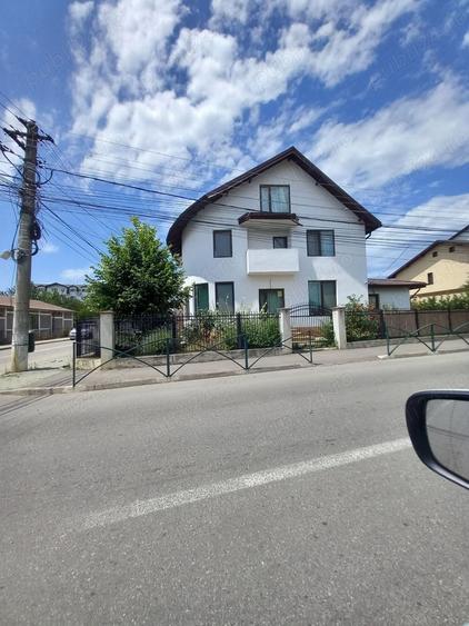Casă cu 6 camere cu Teren 500 Mp în Vălenii de Munte