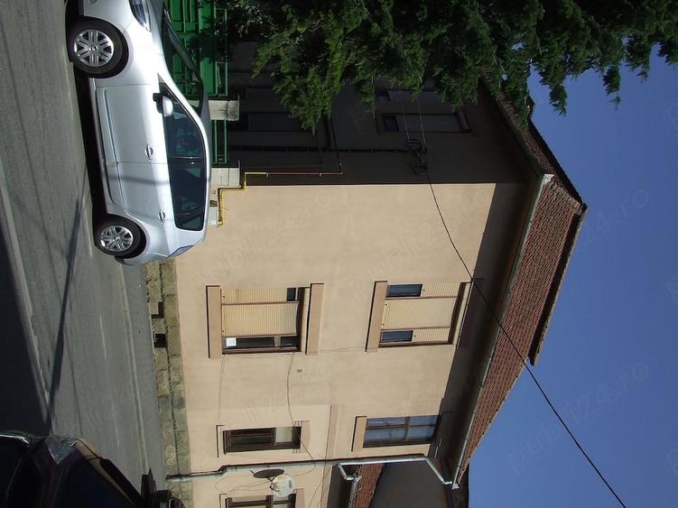 Casă cu 3 camere cu Teren 200 Mp în Central