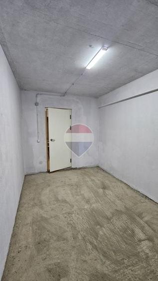 Spațiu industrial, de 11 mp, în Central