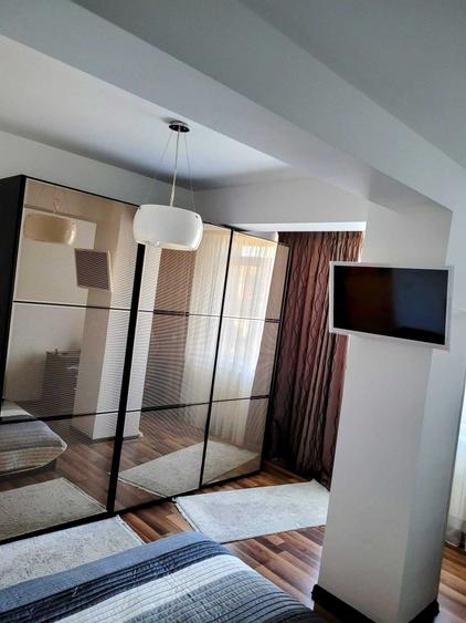 Apartament cu 3 camere decomandat în Apărătorii Patriei