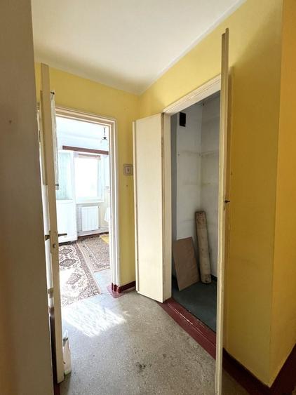 Apartament cu 2 camere semidecomandat în Micro 40