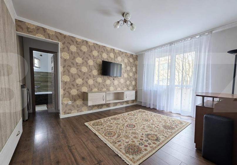 Apartament cu 3 camere semidecomandat, mobilat în Ciucului