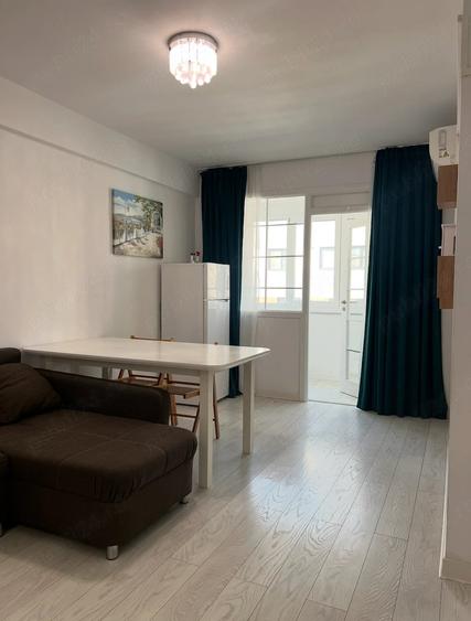 Apartament cu 3 camere semidecomandat în Cug