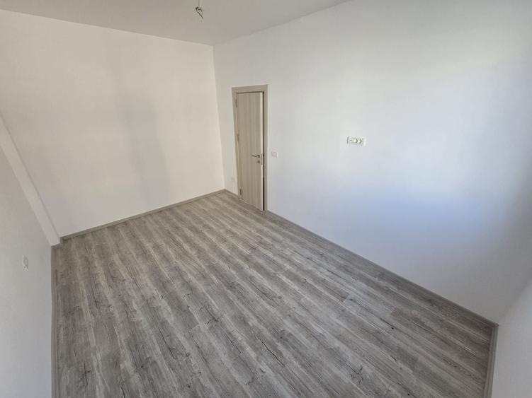Apartament cu 2 camere decomandat în Girocului