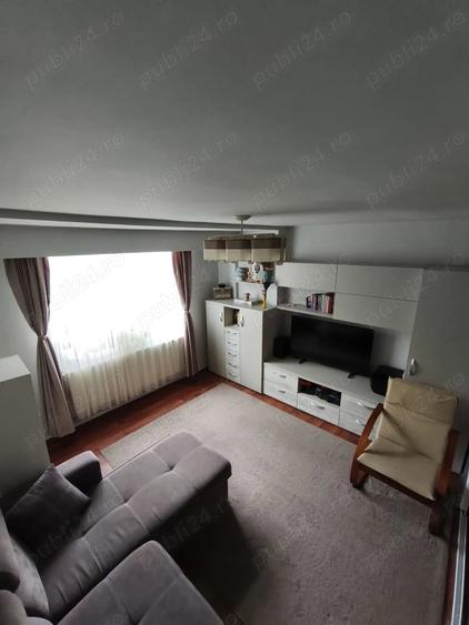 Apartament cu 3 camere semidecomandat în Micro 16