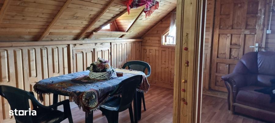 Casă cu 7 camere cu Teren 5000 Mp în Căteasca