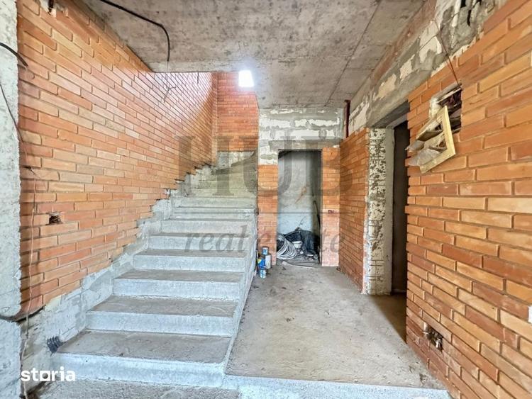 Casă cu 6 camere cu Canalizare în Sascut