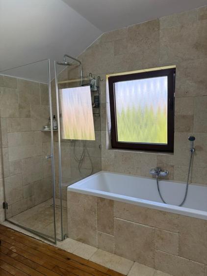 Casă individuală cu 5 camere cu Canalizare în Europa