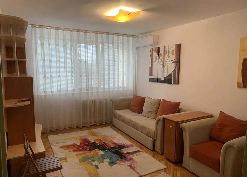 Apartament cu 2 camere decomandat în Podu Roș — fotografia 1