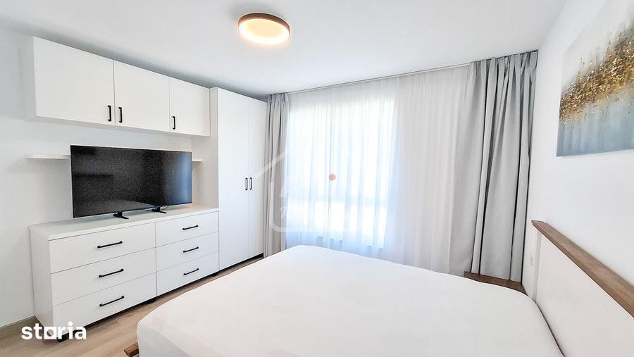 Apartament cu 3 camere decomandat, mobilat în Tractorul