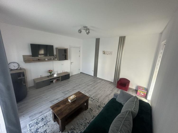 Apartament cu 2 camere decomandat în Cristian