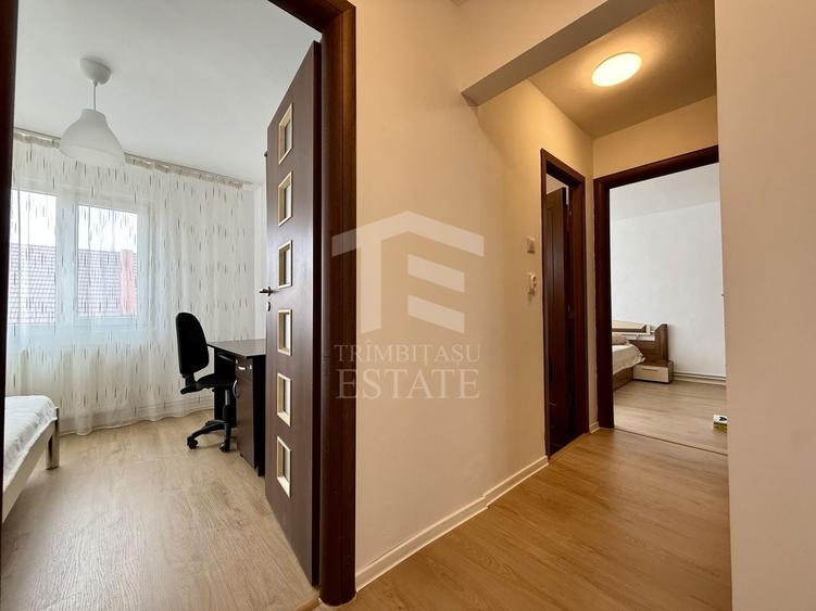 Apartament cu 3 camere decomandat, mobilat în Complex Studențesc