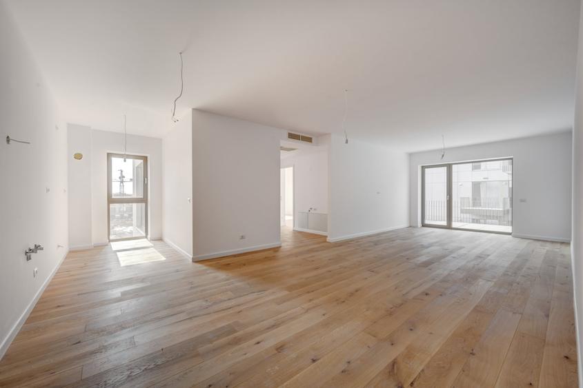 Apartament cu 3 camere semidecomandat în Sisești