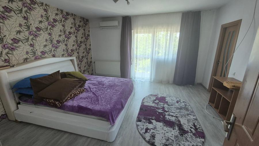 Casă individuală cu 10 camere cu Teren 1000 Mp în Rahova