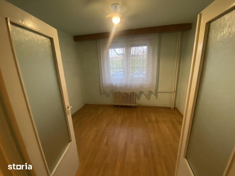 Apartament cu 3 camere decomandat în Rogerius